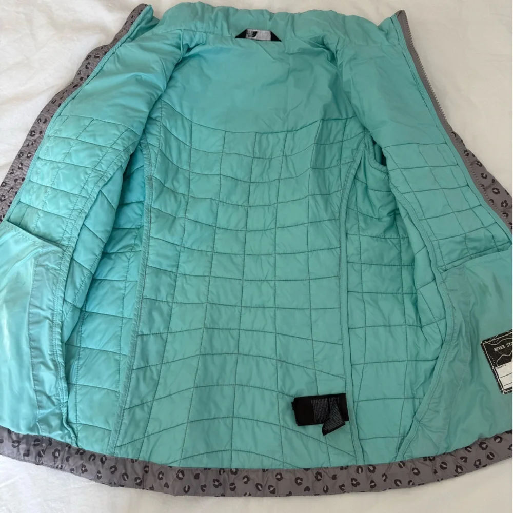 The North Face leopard Patterned Jacket - Picture 9 of 9